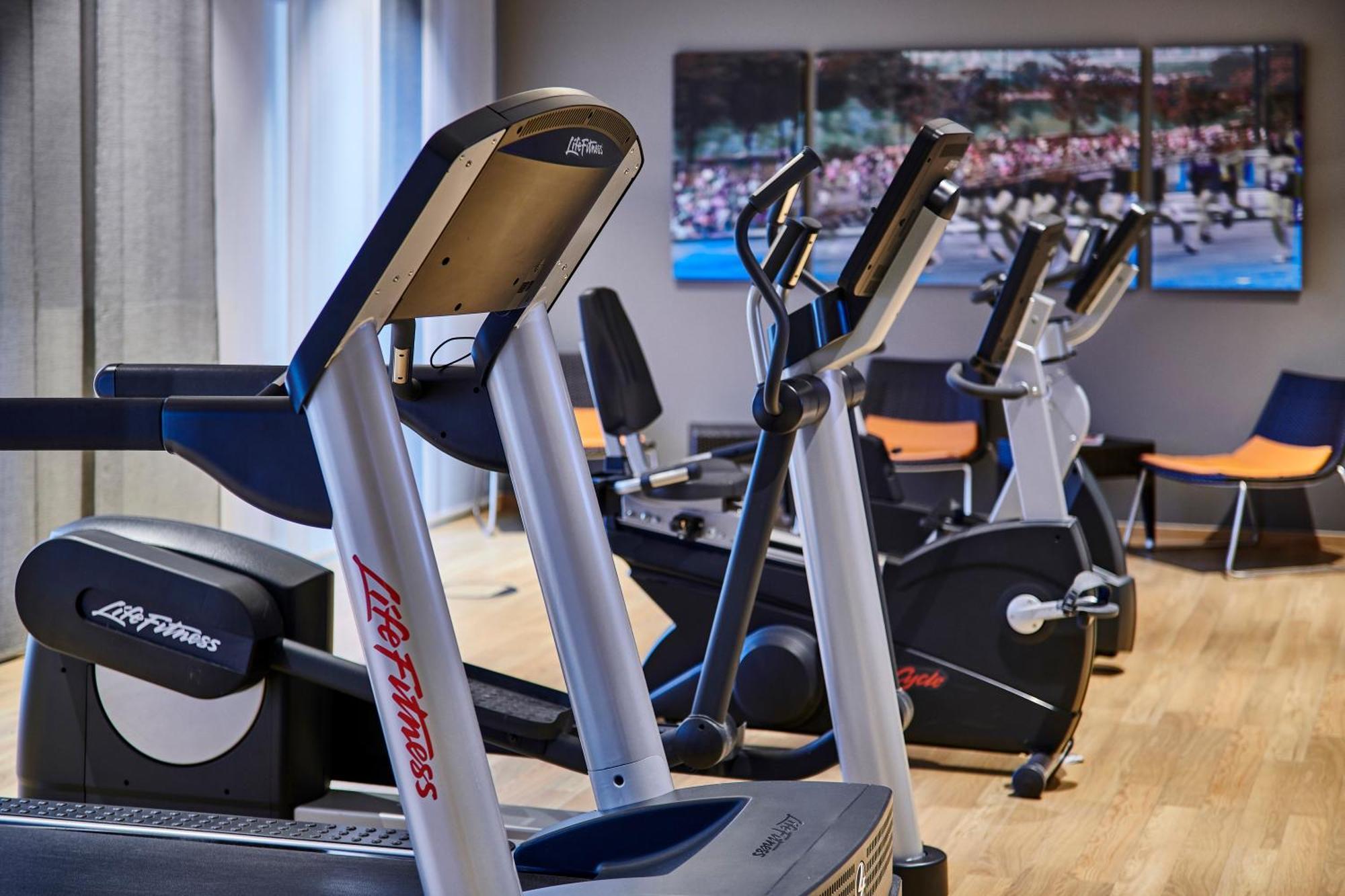 Holiday Inn Duesseldorf City - Toulouser Allee By Ihg Екстер'єр фото